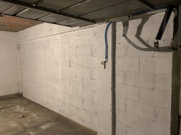 GARAGE A LOUER