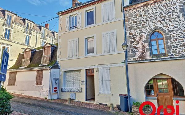 Immeuble à vendre    6 pièces • 94 m2 Néris-les-Bains