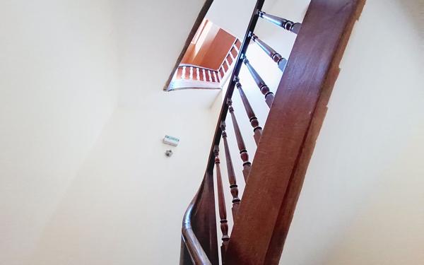 Immeuble à vendre    6 pièces • 94 m2 Néris-les-Bains