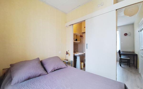 Immeuble à vendre    6 pièces • 94 m2 Néris-les-Bains