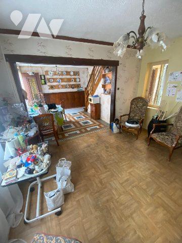 GUINES CENTRE MAISON A RENOVER 2 CHAMBRES COUR