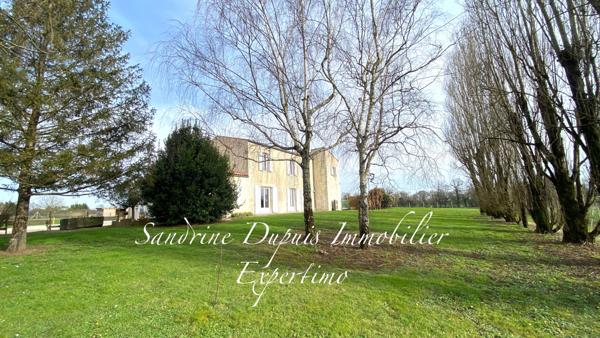 Chermignac (17460) CHERMIGNAC : Magnifique propriété rénovée 6 chambres. Idéale pour activité de chambres d'hôte, grande f