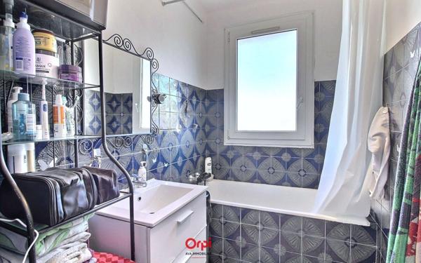 Appartement à vendre    4 pièces • 63 m2 Marseille 10