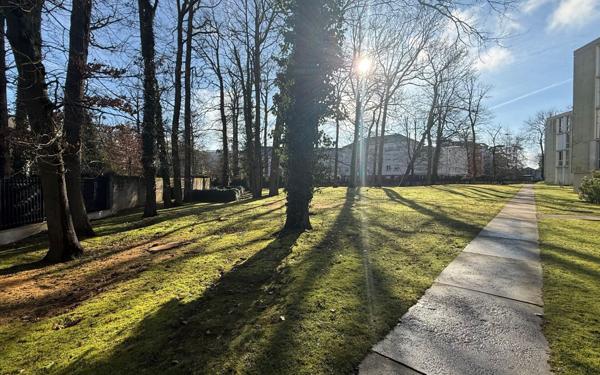 Appartement à vendre    3 pièces • 54 m2 Le Plessis-Trévise