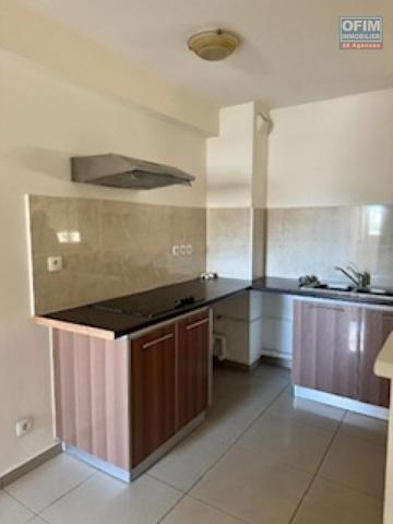 A vendre bel appartement de type F3 en rez de jardin, lumineux, spacieux sur la résidence LA GOELETTE à Sainte Clotilde.