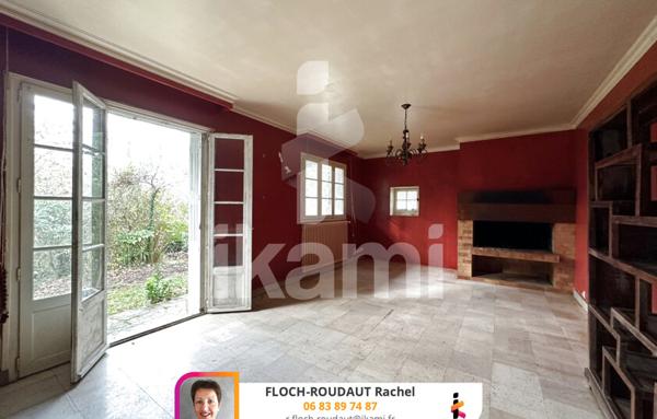 Maison en pierres en bord de mer