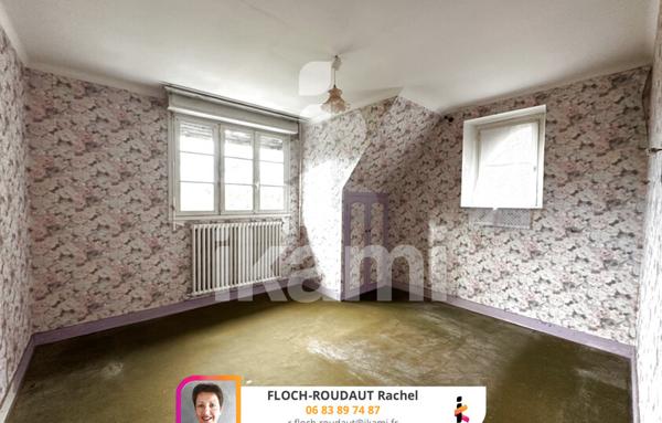 Maison en pierres en bord de mer