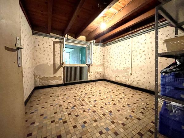 Pavillon sur plus d'1 hectare avec dépendances ? Betz-le-Château [REF. 6843]