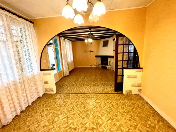 Pavillon sur plus d'1 hectare avec dépendances ? Betz-le-Château [REF. 6843]