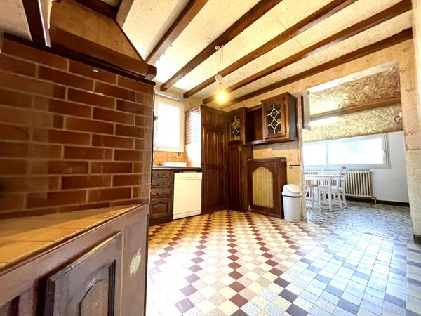 Pavillon sur plus d'1 hectare avec dépendances ? Betz-le-Château [REF. 6843]
