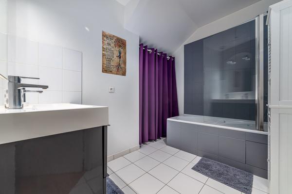 Appartement Suresnes 3 pièce(s) 72.30 m2