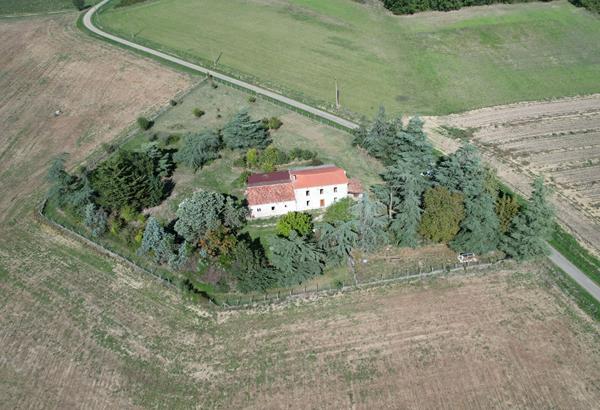 A vendre a Feugarolles Maison en pierre avec pension canine, dépendances et terrain