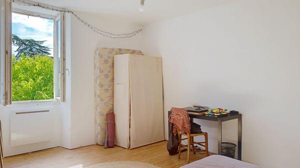 A vendre a Feugarolles Maison en pierre avec pension canine, dépendances et terrain