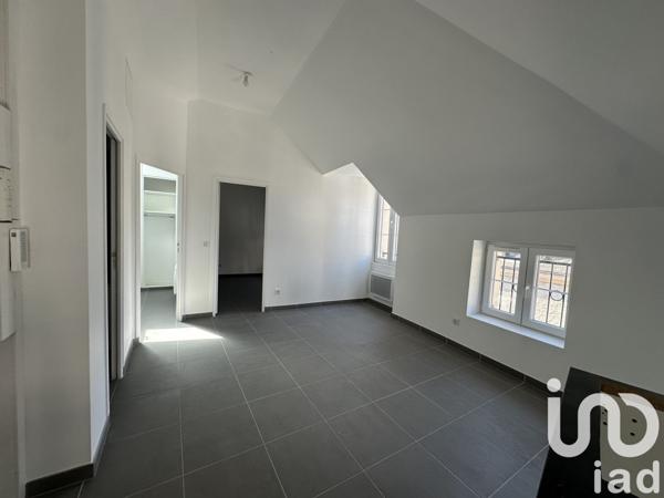 Appartement 2 pièces de 37 m² à Corbeil-Essonnes (91100)