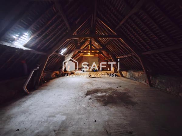 Maison en pierre plain-pied+jardin clos 1753m²