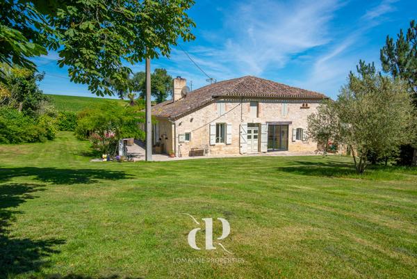 Miradoux (32340) Fermette lumineuse avec dépendances