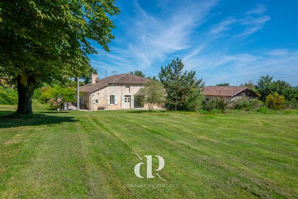 Miradoux (32340) Fermette lumineuse avec dépendances