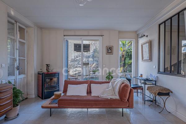 Mougins Quartier Tournamy / à vendre Propriété atypique avec dépendance, piscine et double garage