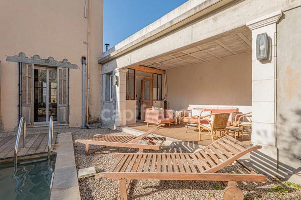Mougins Quartier Tournamy / à vendre Propriété atypique avec dépendance, piscine et double garage