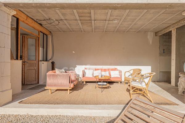 Mougins Quartier Tournamy / à vendre Propriété atypique avec dépendance, piscine et double garage