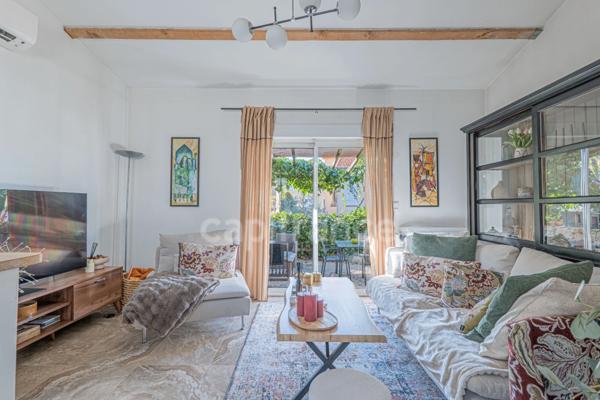 Mougins Quartier Tournamy / à vendre Propriété atypique avec dépendance, piscine et double garage