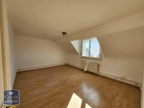Appartement à louer 2 pièces 49.6m² Cambrai (59400)