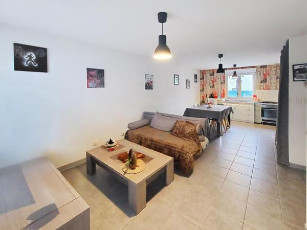 MORESTEL – Centre-ville -  Investissement locatif sécurisé - APPARTEMENT T3 traversant de 60.83 m² av. Cour privée + Place Parking Vendu LOUÉ