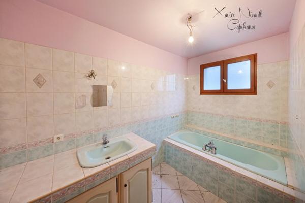 Maison à vendre 8 pièces proche de MONTREVEL EN BRESSE (01)