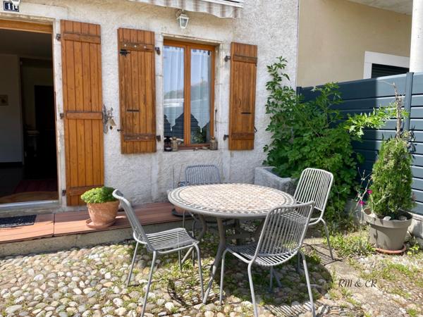Dpt Ain (01), à vendre à PREGNIN, maison de village de 159 m2, 5 pièces, terrain de 416 m2