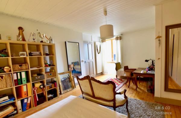 Dpt Ain (01), à vendre à PREGNIN, maison de village de 159 m2, 5 pièces, terrain de 416 m2