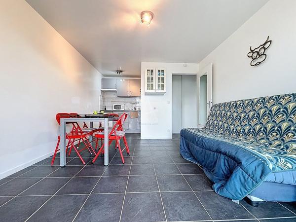 Bénerville-sur-Mer – Appartement avec vue mer et jardin privatif