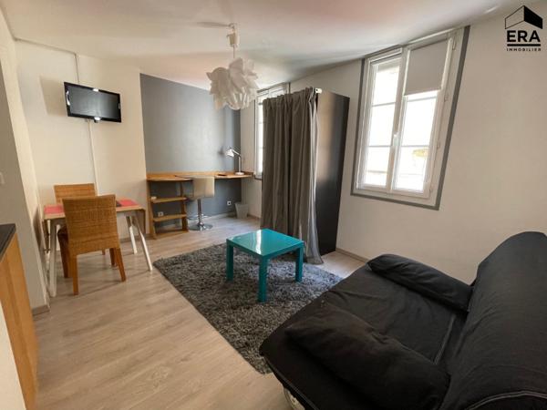 A LOUER - AIX EN PROVENCE - TRES BEAU STUDIO MEUBLE - CENTRE VILLE 