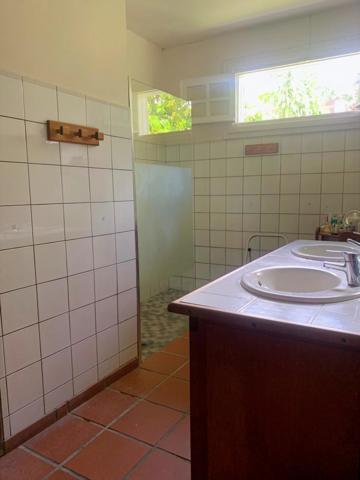 Maison à vendre 6 pièces + Appartement T2 SAINT CLAUDE (971)