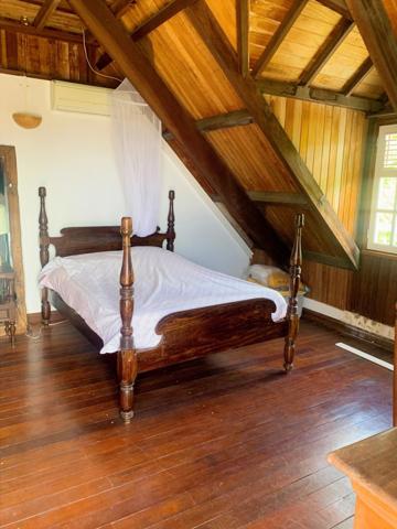 Maison à vendre 6 pièces + Appartement T2 SAINT CLAUDE (971)