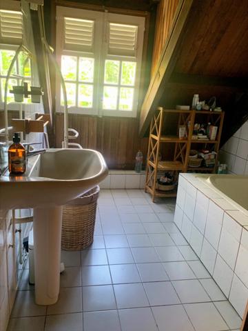 Maison à vendre 6 pièces + Appartement T2 SAINT CLAUDE (971)