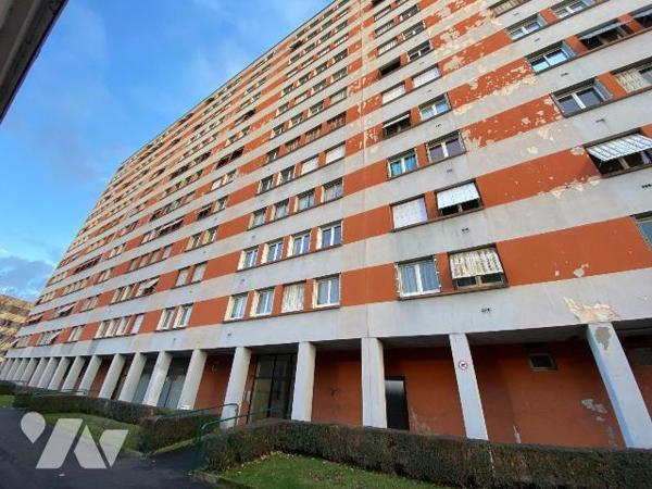 AURILLAC, la Dorinière, appartement à vendre comprenant, entrée, cuisine, salle d'eau, W.C sépa...