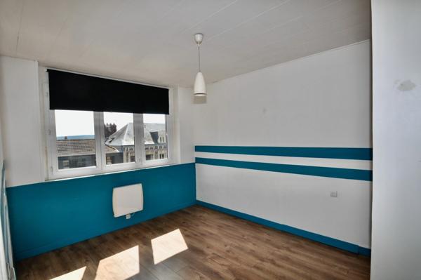 Dpt Seine Maritime (76), à vendre Proche Rouen Appartement 3 pièces 76 m² au 4ème et dernier étage, sud. Cave