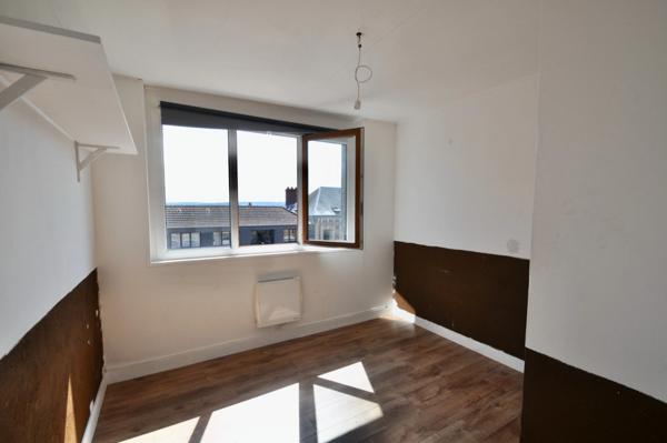 Dpt Seine Maritime (76), à vendre Proche Rouen Appartement 3 pièces 76 m² au 4ème et dernier étage, sud. Cave