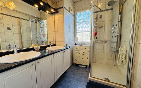 Appartement à vendre    3 pièces • 103,34 m2 La Rochelle