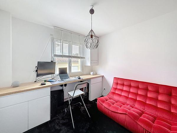 Maison Meximieux 5 pièce(s) 110 m2, 3 chambres, bureau , garage, terrain