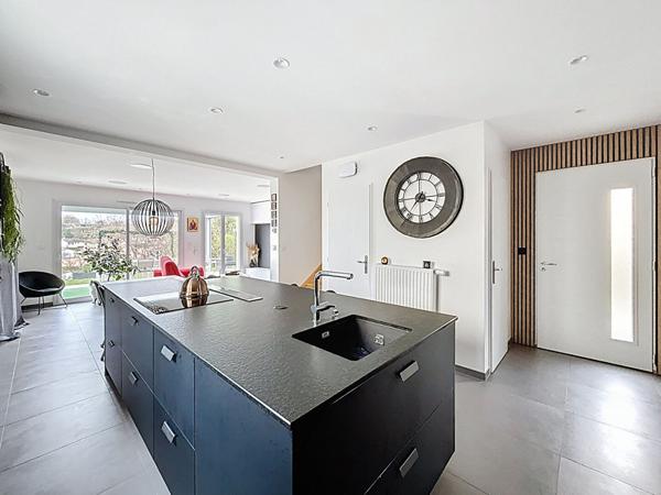 Maison Meximieux 5 pièce(s) 110 m2, 3 chambres, bureau , garage, terrain