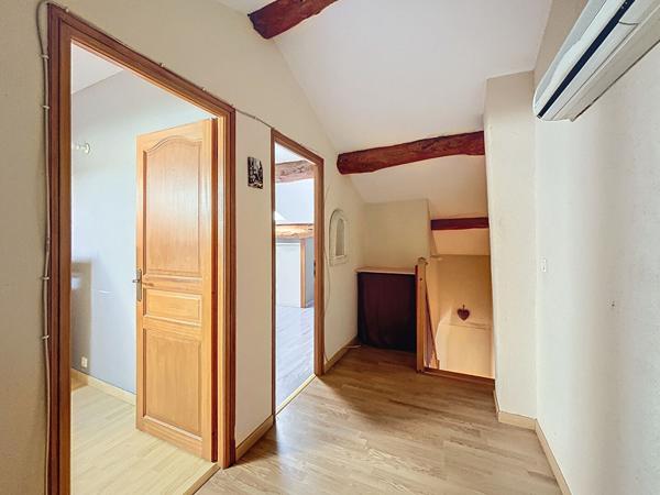 Maison Blyes 4 pièces 136 m2, 3 chambres sur un terrain de 333m2, au calme proche école et toutes commodités