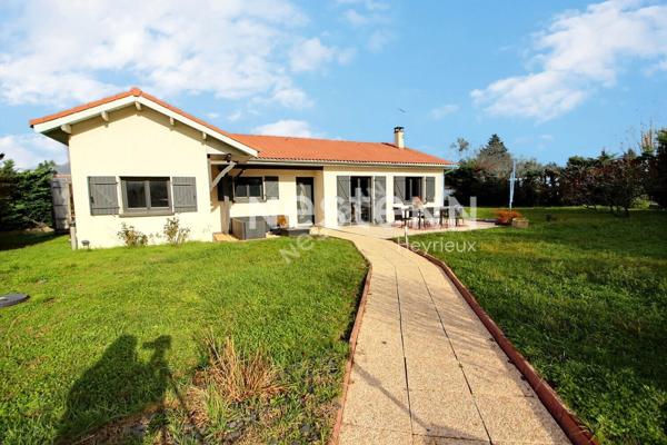 DIEMOZ - Maison plain pied 5 pièce(s) 100.30m2 sur parcelle de 1600m² - DPE : C