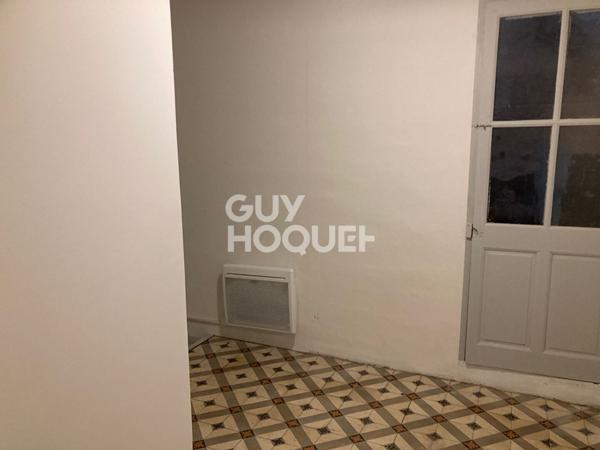 maison de ville une chambre et un grenier