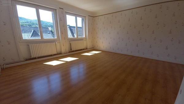 Maison à vendre à Vic-sur-Cère dans le Cantal (15800), ref : MG/2365