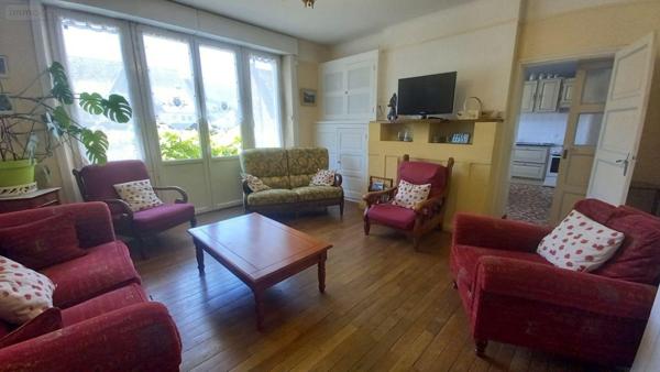 Maison à vendre à Vic-sur-Cère dans le Cantal (15800), ref : MG/2365