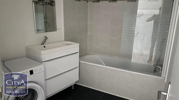 Appartement à louer 3 pièces 65.8m² Douai (59500)