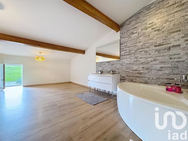 Maison à vendre 5 pièces 230 m² Gond-Pontouvre