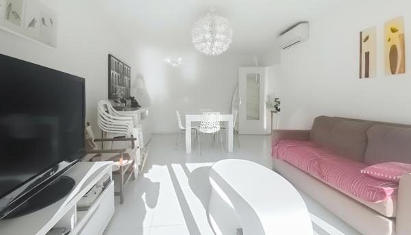 FREJUS PLAGE T3 TERRASSE DOUBLE GARAGE PISCINE