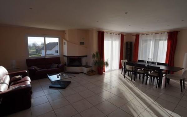 Maison à louer    4 pièces • 168,18 m2 Péron